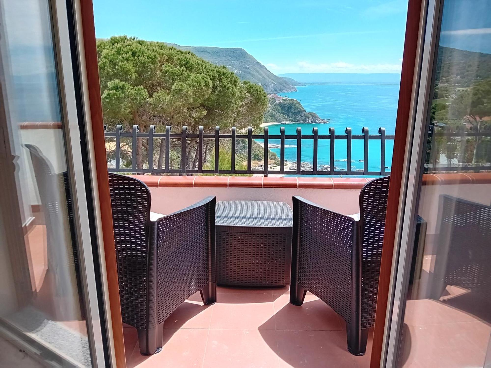 Villamargherita Capo Vaticano Exterior foto